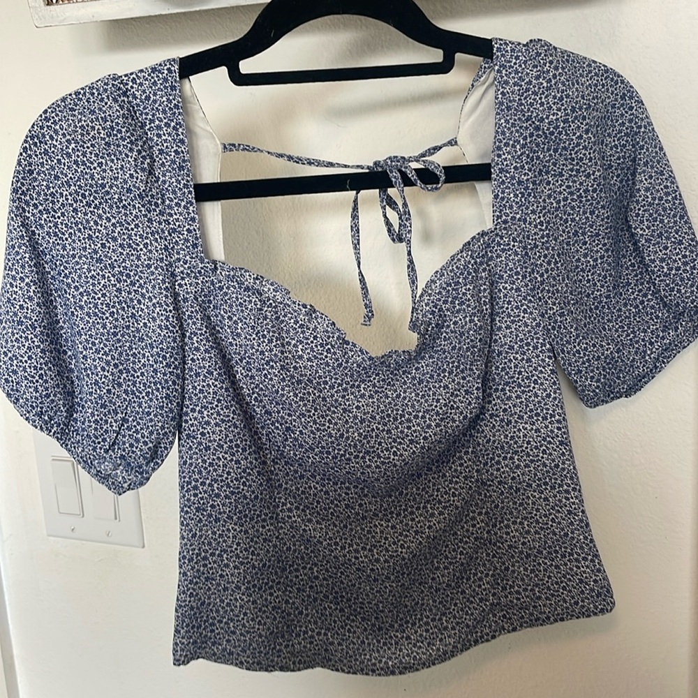 Abercrombie floral cropped shirt